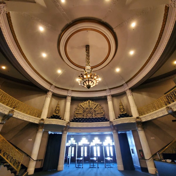 Foto tirada no(a) Saban Theater por Jeremiah S. em 3/5/2020