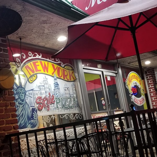 Photo taken at Mamma&#39;s Brick Oven Pizza by Jeremiah S. on 9/18/2018
