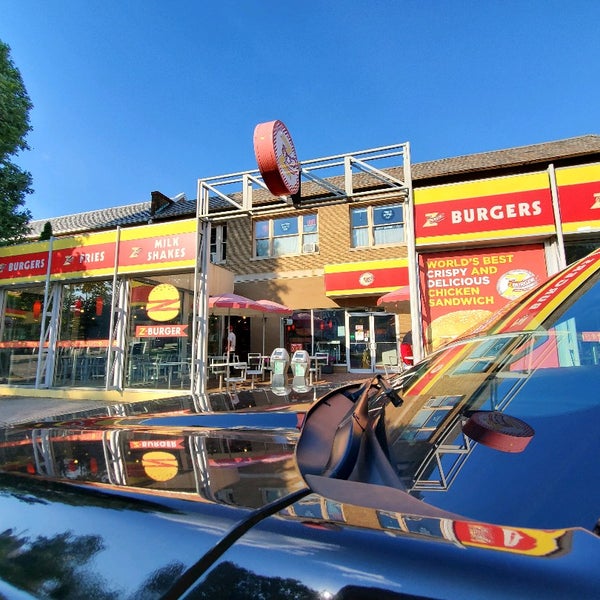 Photo taken at Z Burger by Jeremiah S. on 6/25/2022