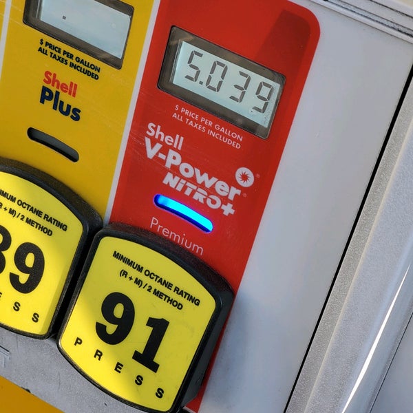 Shell Fuel Station in Pasadena