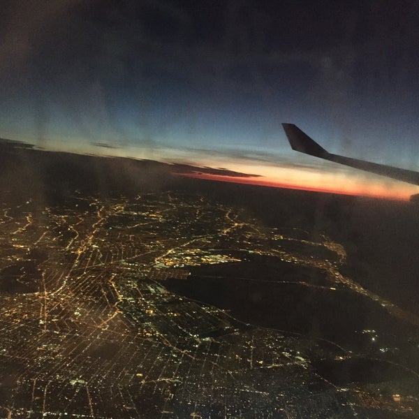 รูปภาพถ่ายที่ ท่าอากาศยานนานาชาติจอห์น เอฟ. เคนเนดี (JFK) โดย Anna T. เมื่อ 10/21/2015