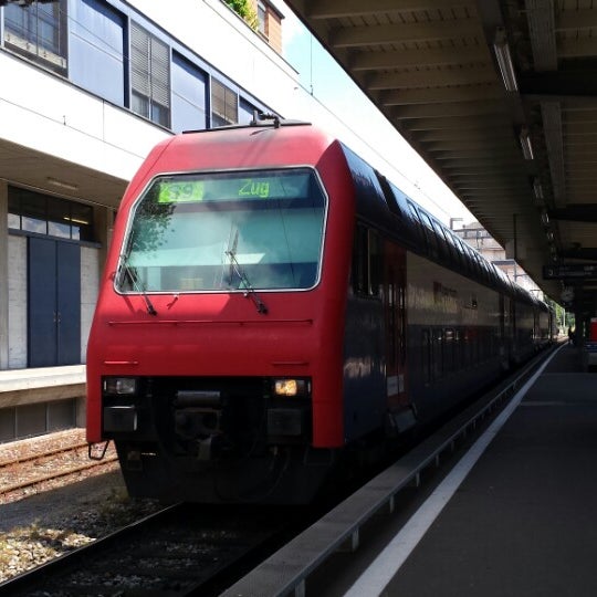 Foto tomada en Bahnhof Uster  por Emeric S. el 6/1/2014