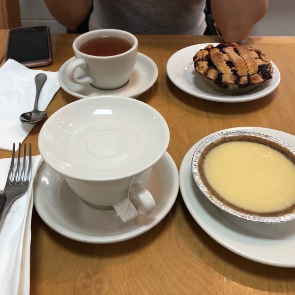 รูปภาพถ่ายที่ Little Pie Company โดย Oleksandr H. เมื่อ 9/27/2019