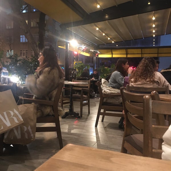 Foto tirada no(a) Ja Ja Cafe &amp; Restaurant por Tülay em 2/6/2020