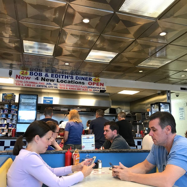 Photo taken at Bob &amp; Edith&#39;s Diner by Emily T. on 6/9/2019