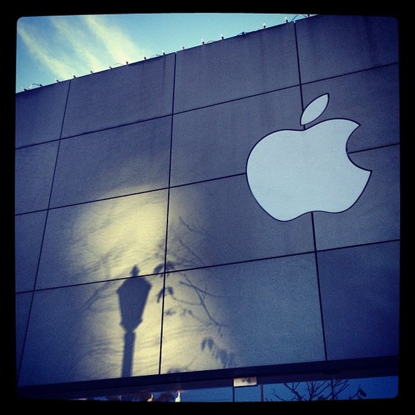 Apple Derby Street Hingham, MA