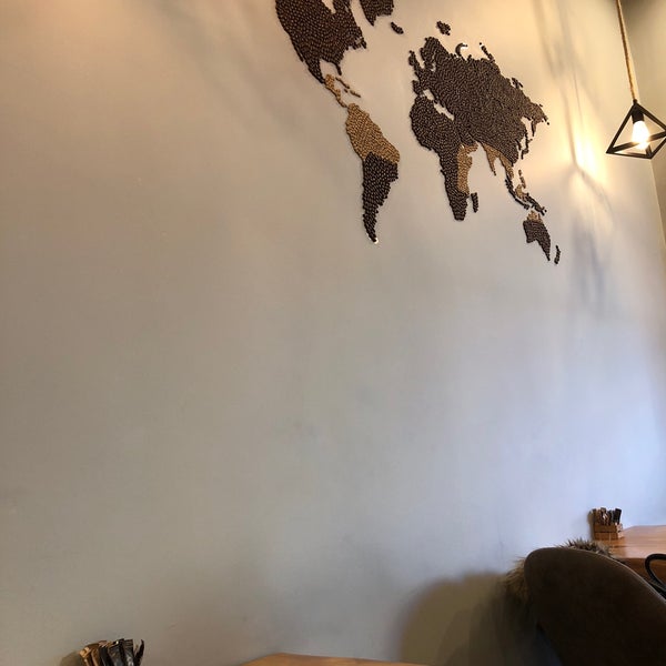 3/1/2018 tarihinde Orhan E.ziyaretçi tarafından Pug Coffee Co.'de çekilen fotoğraf