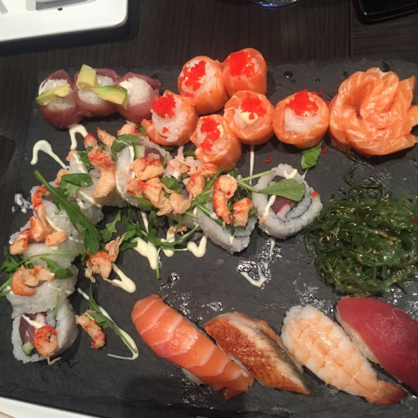 Foto scattata a Ask de Chef - Fusion | Sushi | Lounge da Haritha K. il 6/26/2016