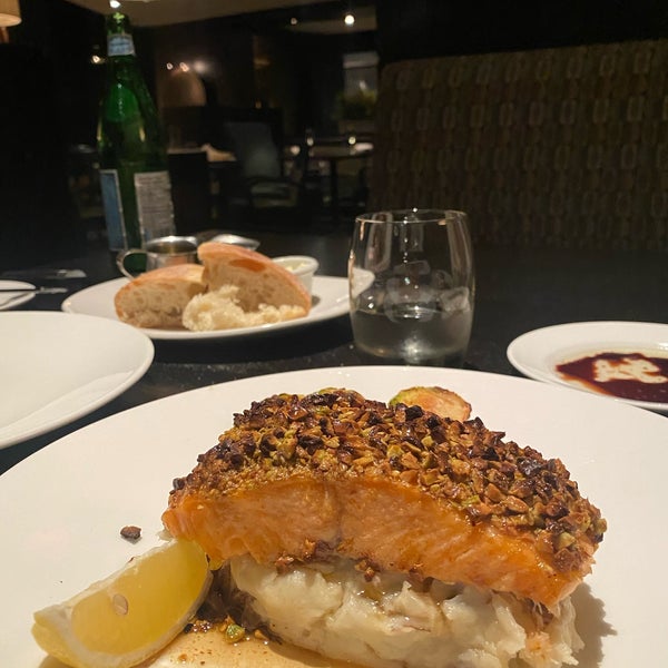 The Keg Steakhouse + Bar Yonge + Eglinton Davisville Toronto, ON