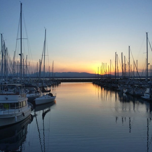 รูปภาพถ่ายที่ Seattle Sailing Club โดย Cem H. เมื่อ 5/13/2014