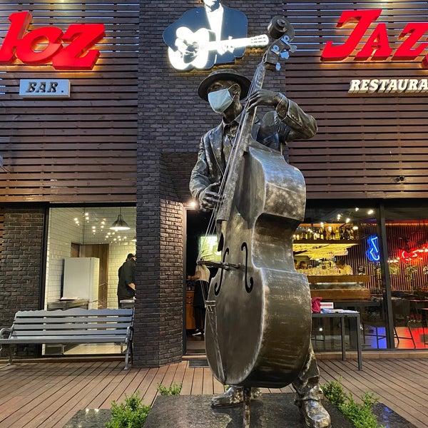 Foto scattata a Blues &amp; Jazz Bar Restaurant da Bohdan T. il 6/7/2020
