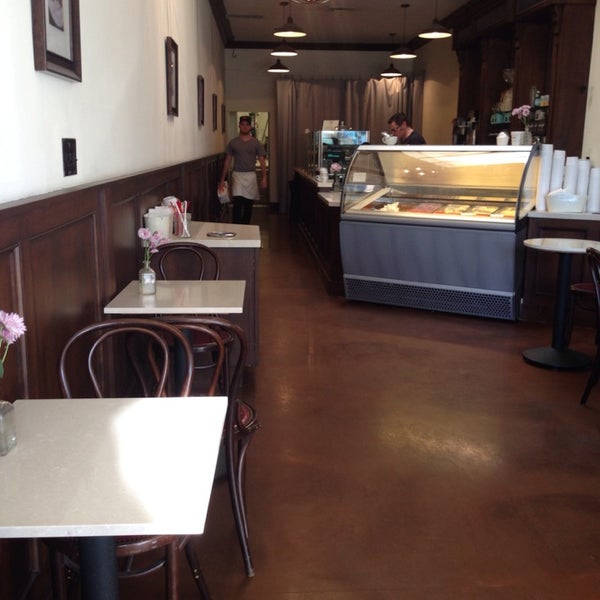 10/24/2013 tarihinde Akiko I.ziyaretçi tarafından Neveux Artisan Creamery &amp; Espresso Bar'de çekilen fotoğraf