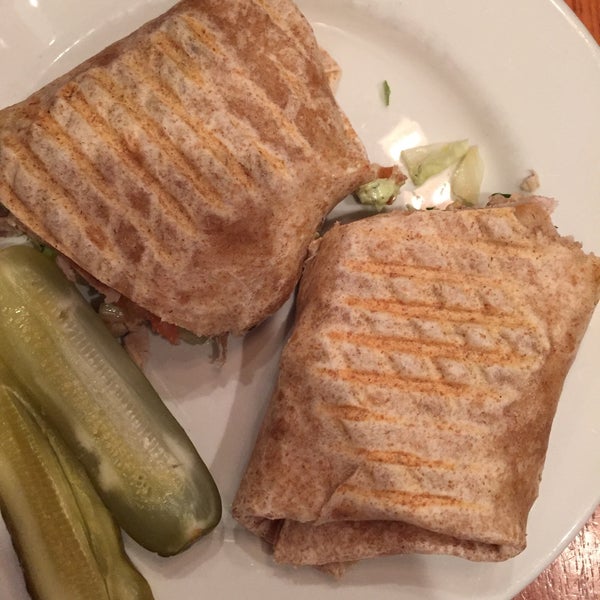 Spoons Restaurant in Borough Park