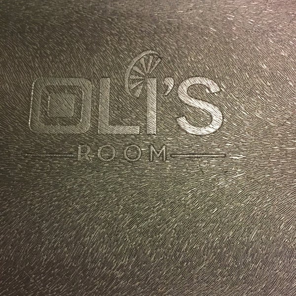 รูปภาพถ่ายที่ Oli&#39;s Room โดย Noemis R. เมื่อ 1/14/2018