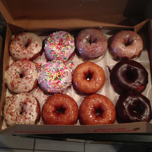 8/27/2013에 Mike M.님이 Duck Donuts에서 찍은 사진