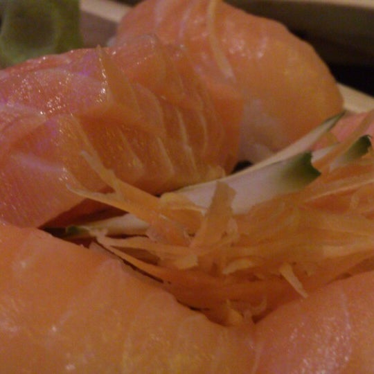 Foto diambil di Social Sushi Izakaya oleh Andres G. pada 2/22/2014