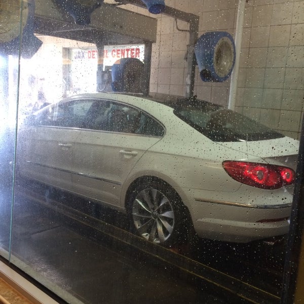 7/17/2014에 sunsetvin님이 Jax Car Wash에서 찍은 사진