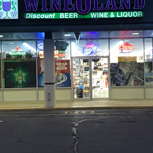 Wine O Land Liquor Store in Edison