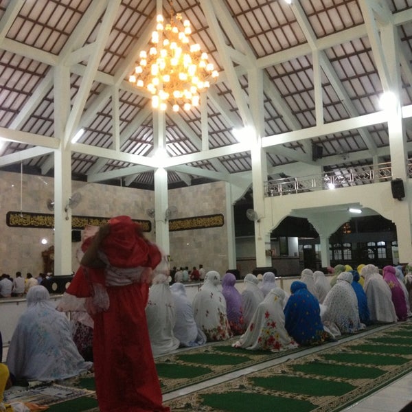 Photo taken at Masjid Agung Sudirman by Rahayu P. on 9/15/2014
