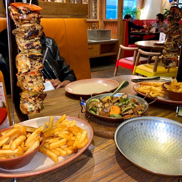 Photo taken at Nando&#39;s by Waleed on 12/4/2019