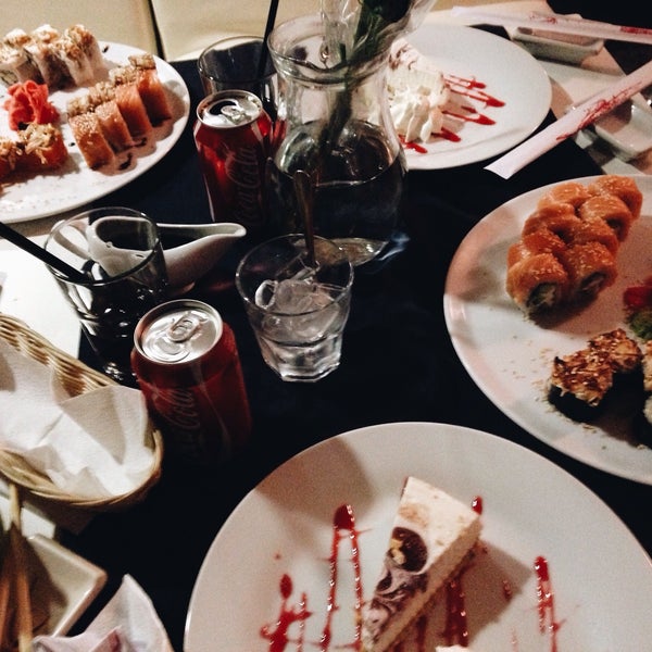 Foto tirada no(a) Sushi Time por Marija em 2/27/2015