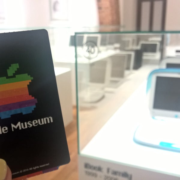7/27/2016에 Nina P.님이 Apple Museum에서 찍은 사진
