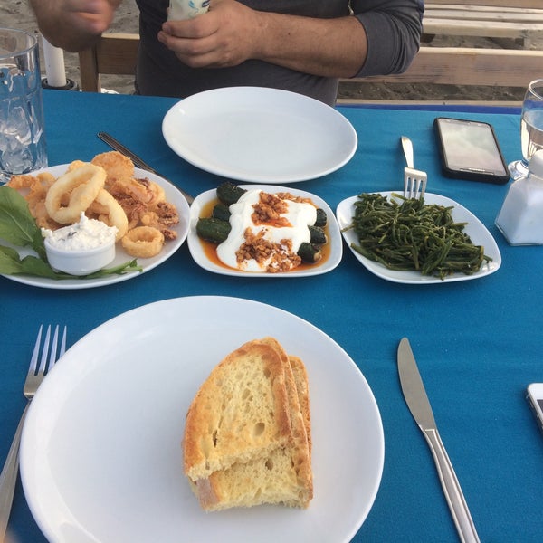 4/30/2017에 Burcu Ş.님이 Ege Rıhtım Restaurant에서 찍은 사진