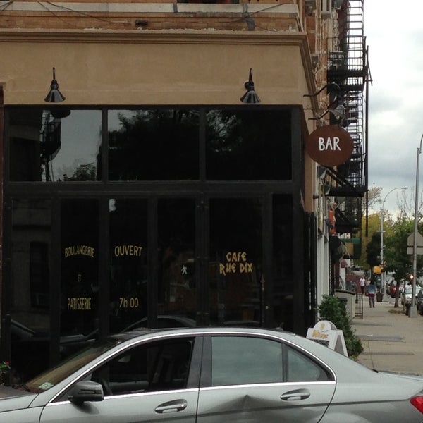 9/28/2013 tarihinde Adina&#39;s Brooklynziyaretçi tarafından Cafe Rue Dix'de çekilen fotoğraf