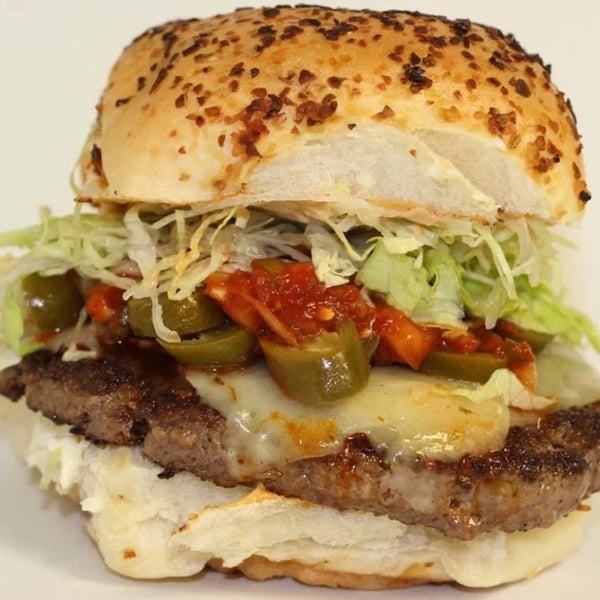 รูปภาพถ่ายที่ Burger 25 Toms River โดย Steve V. เมื่อ 1/5/2014