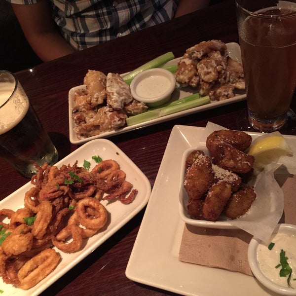 Photo taken at BJ&#39;s Restaurant &amp; Brewhouse by Del L. on 7/19/2015