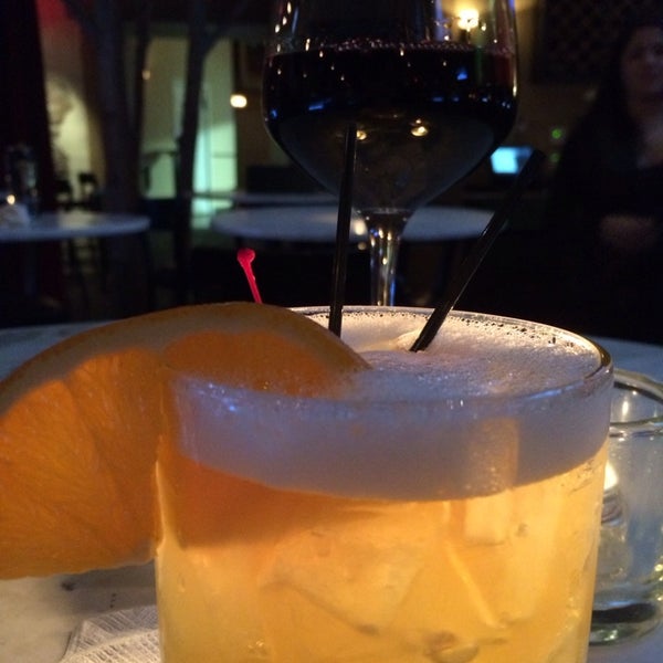 1/5/2014にManica S.が6th Borough Restaurant and Loungeで撮った写真