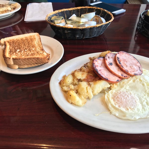 Photo taken at Southside Diner by Pez C. on 4/2/2019