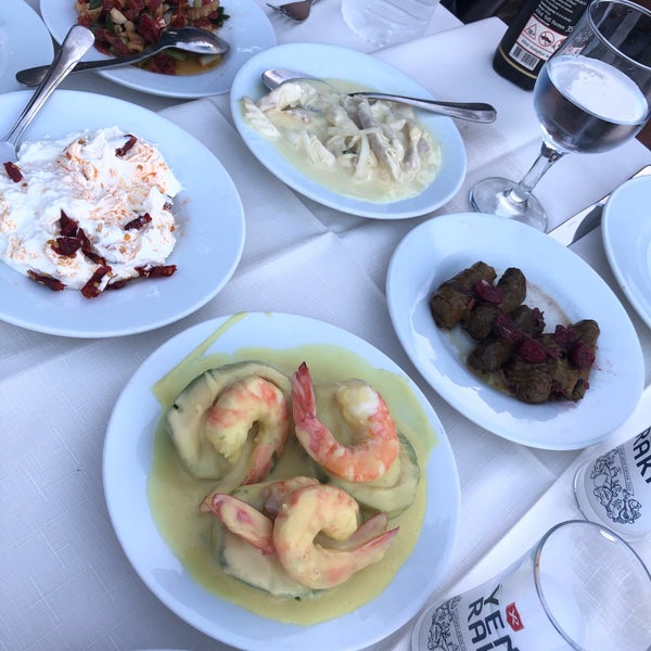 Foto tirada no(a) Yasemin Restaurant por Handan Sabırlı em 6/24/2019