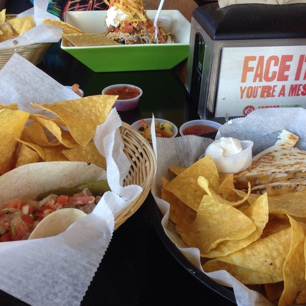 2/12/2014にTahaniがFresco Mexican Grill &amp; Salsa Barで撮った写真