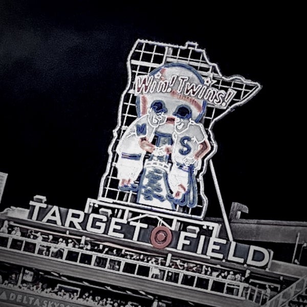 Foto tirada no(a) Target Field por Amanda em 9/28/2023