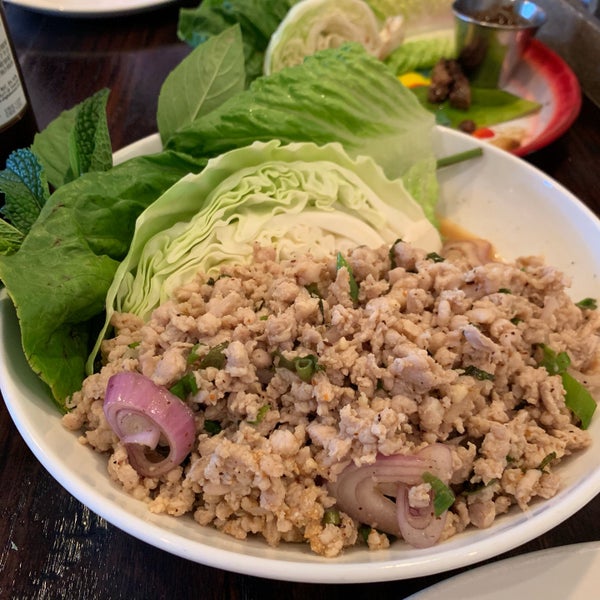 Foto scattata a Ayara Thai Cuisine da oyabibin il 7/18/2019