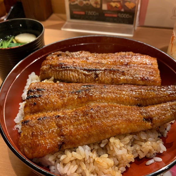 炭焼きうなぎの魚伊 - Unagi Restaurant in 梅田