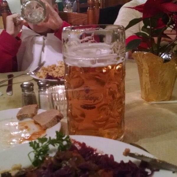 Foto tirada no(a) Old Heidelberg German Restaurant por John O. em 12/28/2015