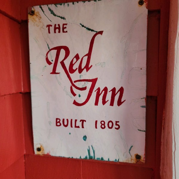 Foto tomada en The Red Inn &amp; Restaurant  por Jason S. el 7/8/2022