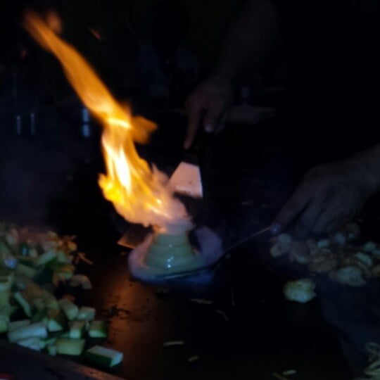 Снимок сделан в Kabuto Japanese Steakhouse and Sushi Bar пользователем Leanna D. 12/12/2013