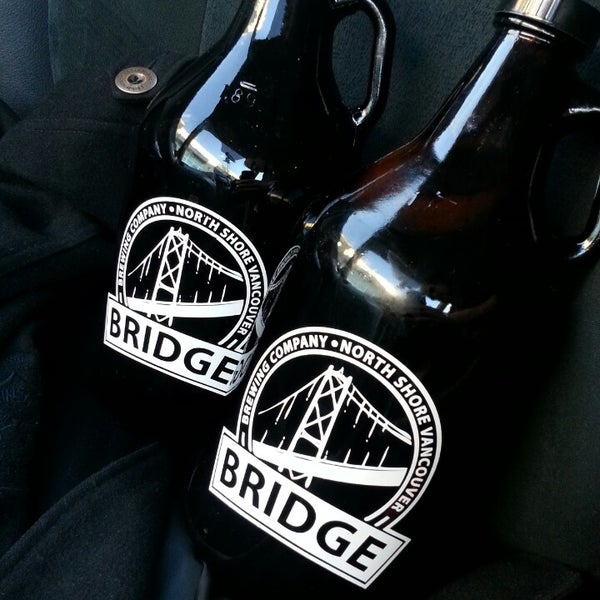 รูปภาพถ่ายที่ Bridge Brewing Company โดย Henry A. เมื่อ 3/9/2013