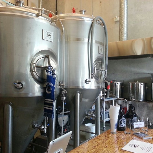 รูปภาพถ่ายที่ Bridge Brewing Company โดย Henry A. เมื่อ 3/23/2013