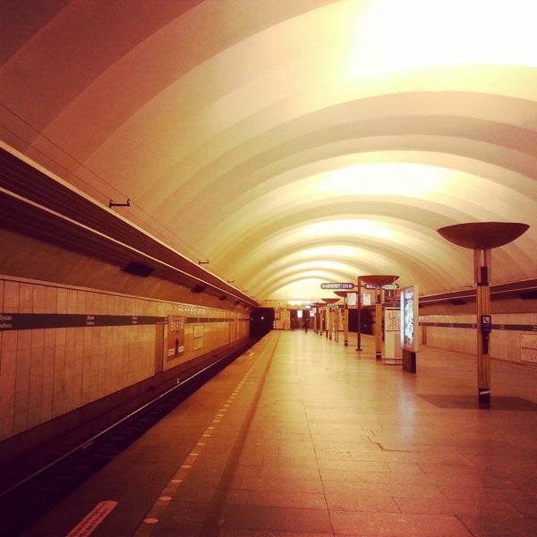 Станция метро обухово