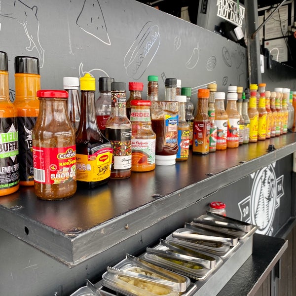 Foto tomada en Jack&#39;s Chili Hot Dogs  por Abian el 8/9/2020