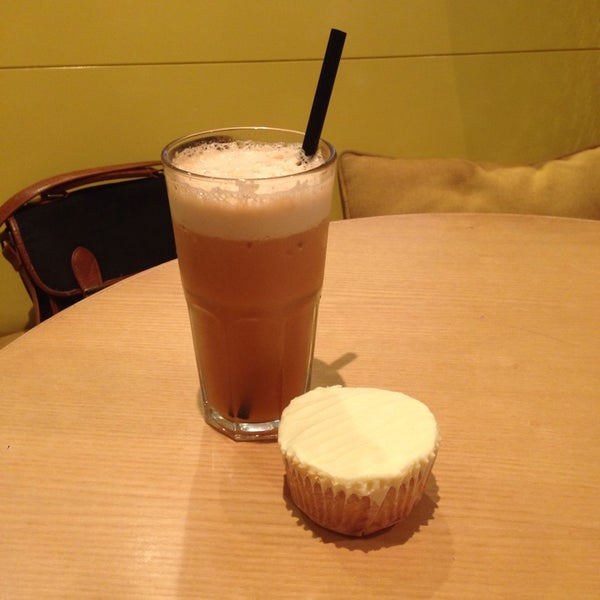 lovely limonata cupcake & ice lemon tea :)