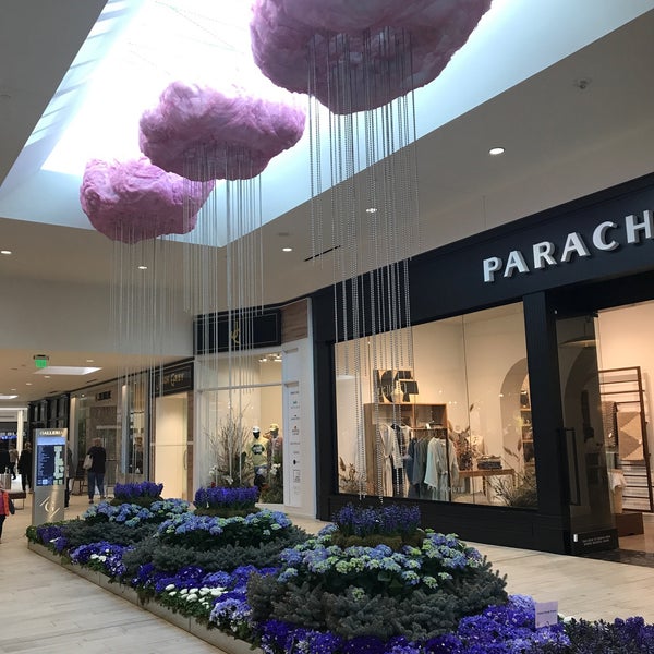 รูปภาพถ่ายที่ Galleria Shopping Center โดย Joan F. เมื่อ 3/27/2022