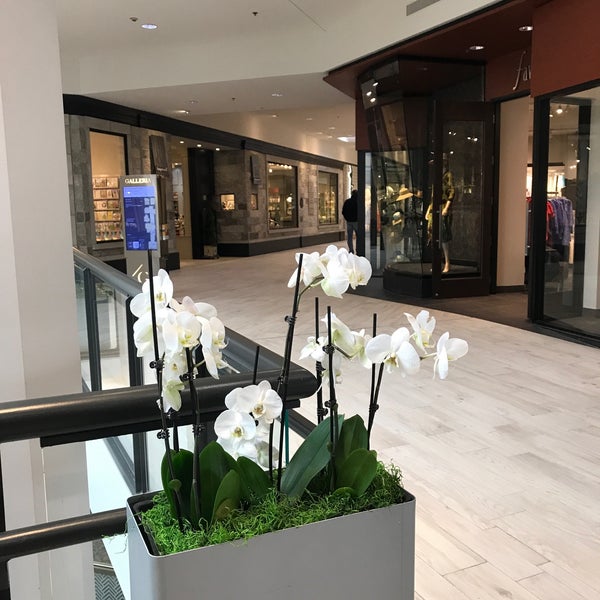 รูปภาพถ่ายที่ Galleria Shopping Center โดย Joan F. เมื่อ 2/24/2022