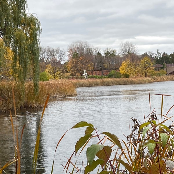 รูปภาพถ่ายที่ Centennial Lakes Park โดย Joan F. เมื่อ 10/27/2023