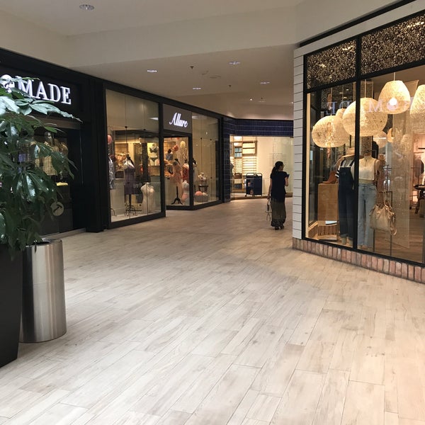 Das Foto wurde bei Galleria Shopping Center von Joan F. am 7/6/2022 aufgenommen