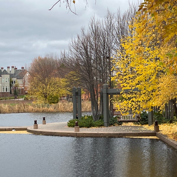 รูปภาพถ่ายที่ Centennial Lakes Park โดย Joan F. เมื่อ 10/27/2023